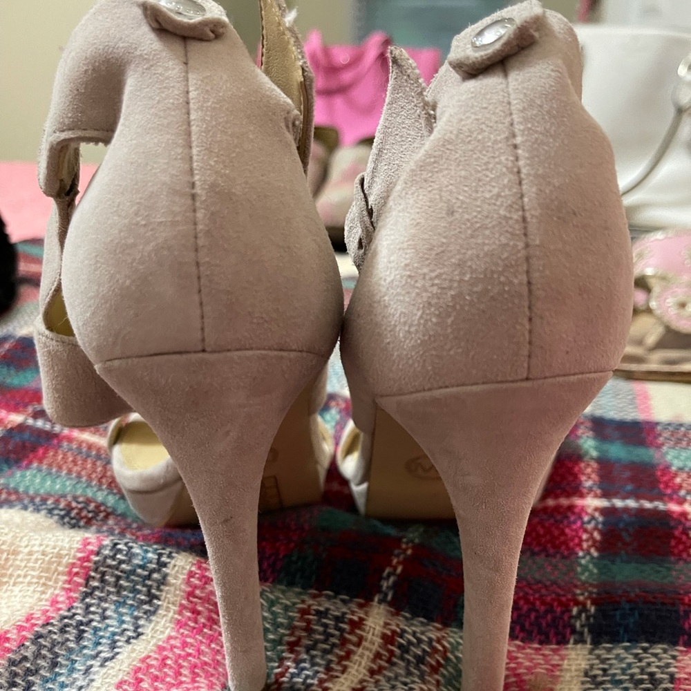 Mk Pumps! Never Worn! - image 4